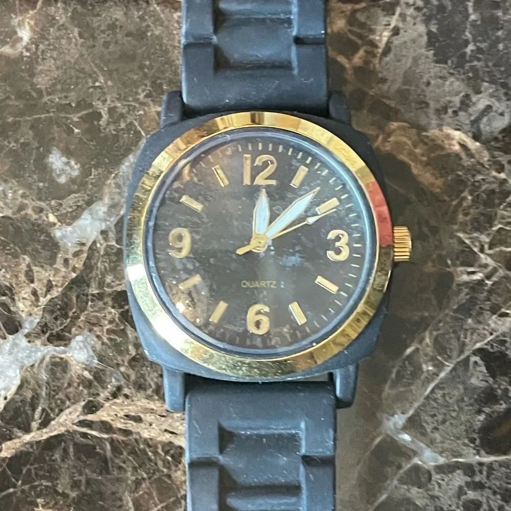BLACK SILICONE Watch!  - Picture 7 of 8